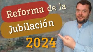Persona señalando un cartel que dice 'Reforma de la Jubilación 2024' para ilustrar cómo tramitar la pensión de jubilación en España fácilmente.